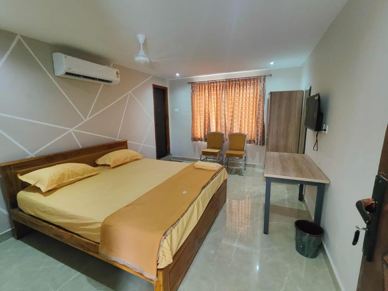 Sri Abirami Mahal Hotel Tiruvannamalai Exterior photo